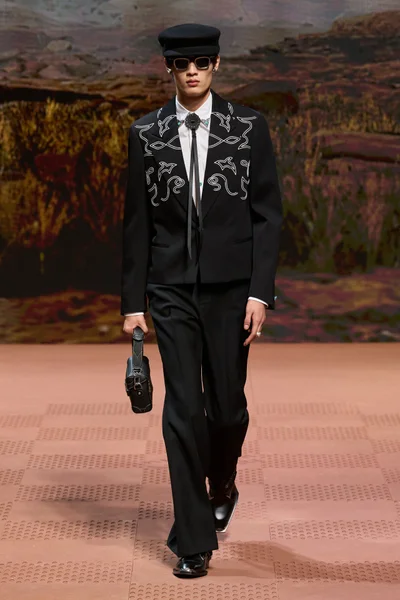 Look 68